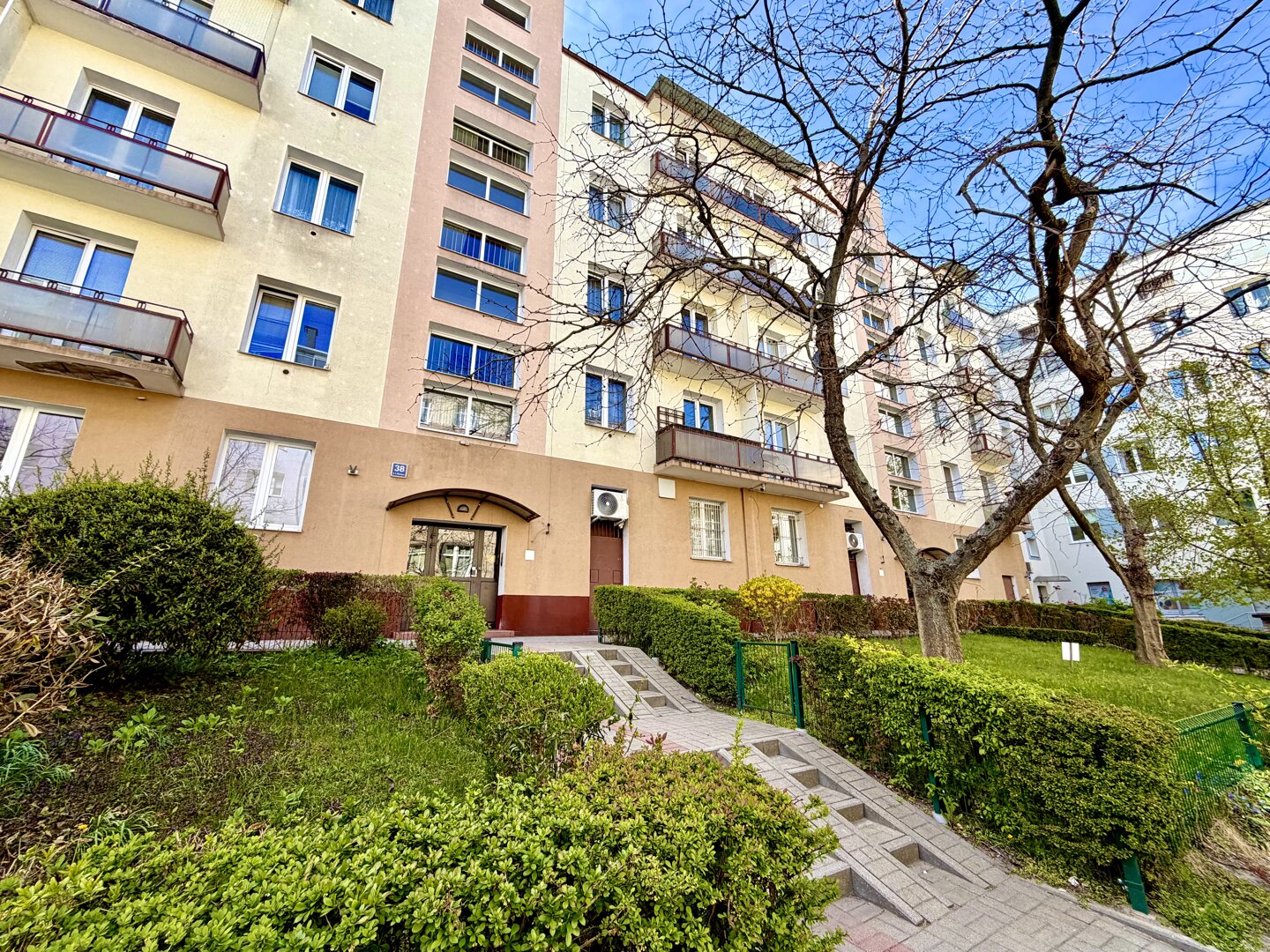 ACCO RENT - 13